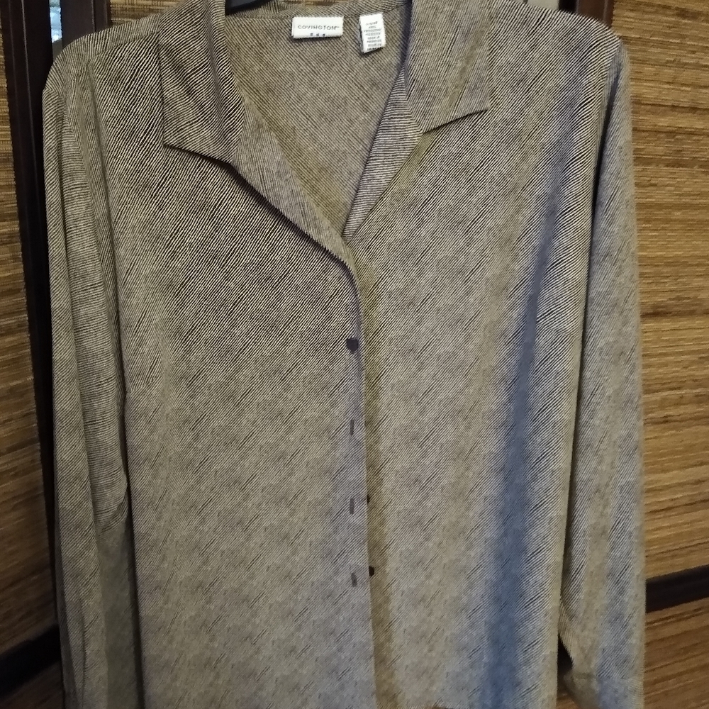 Covington Woman, 24W long sleeve blouse
